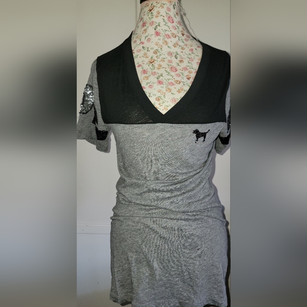 PINK Victoria's Secret Gray and Black Top Size LARGE